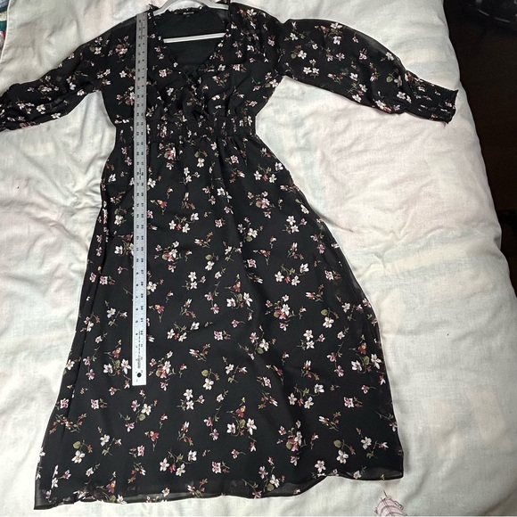 Madewell SP peasant faux wrap, v-neck, midi dress w/waist smocking and cuffs, - Picture 10 of 10